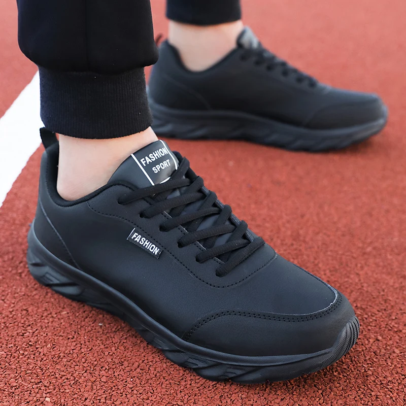 Waterproof Goretex Running Shoes - รองเท้าวิ่งผู้ชายสีดํา PU ด้านบนแบนและรองเท้าเดินสบายน้ําหนักเบาและกว้าง Footed Casual กีฬารองเท้าหนัง