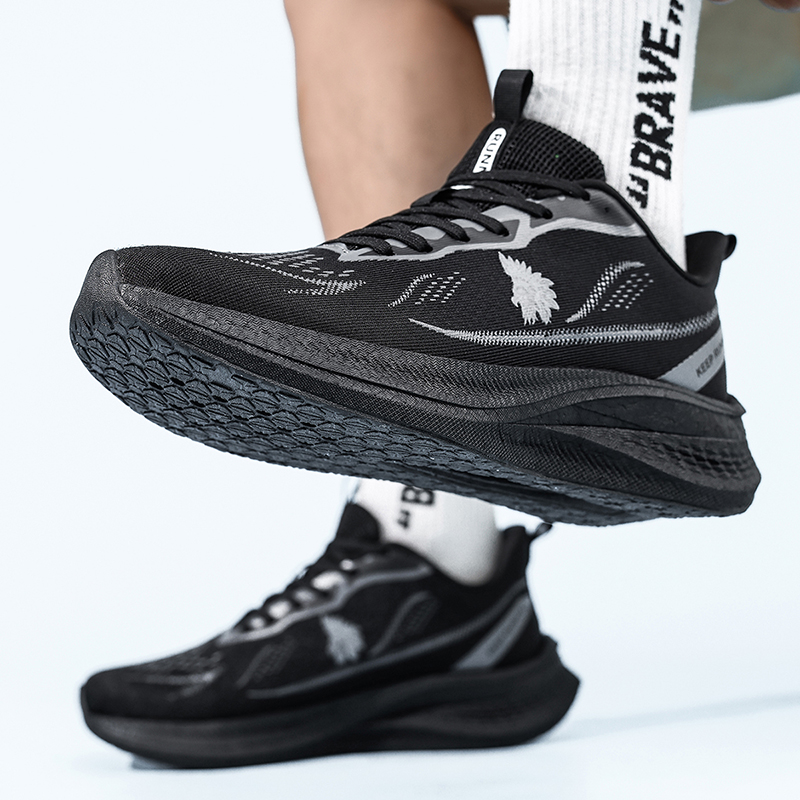 รองเท้าวิ่งผู้ชายน้ำหนักเบาพิเ - Shock Absorbing Gym Trainers บทวิจารณ์และราคา