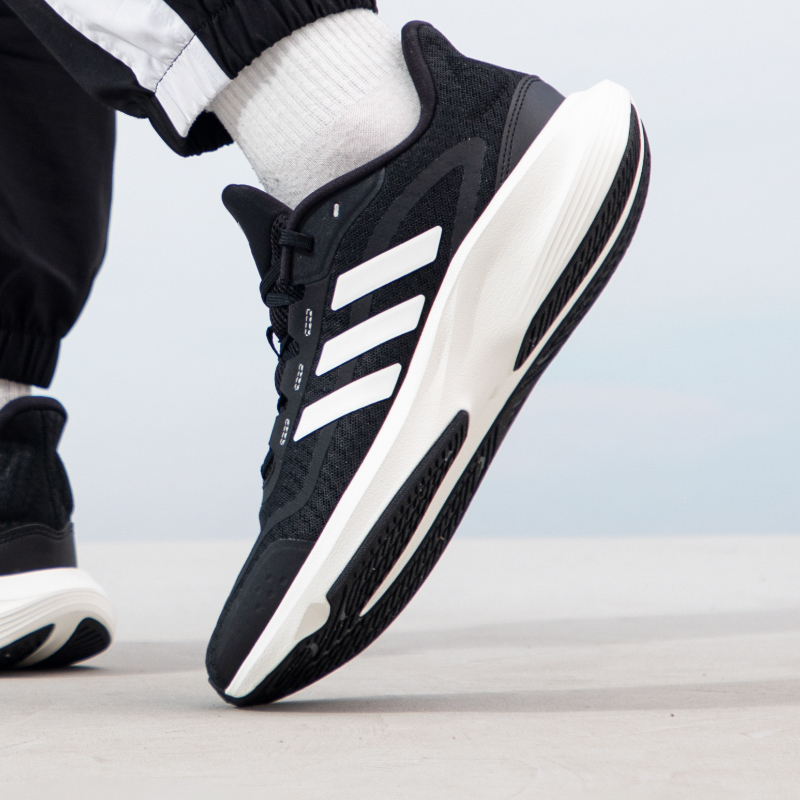 รองเท้าผู้ชายและผู้หญิง Adidas - Lightweight Road Running Shoes บทวิจารณ์และราคา