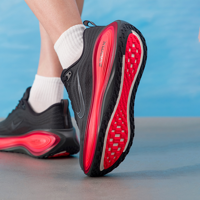 รองเท้าผู้ชาย Nike รุ่นดั้งเดิ - Lightweight Road Running Shoes บทวิจารณ์และราคา