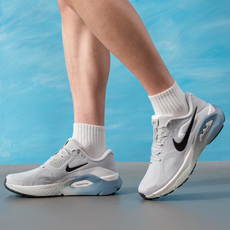 รองเท้าผู้ชาย Nike รุ่นดั้งเดิ - Lightweight Road Running Shoes บทวิจารณ์และราคา