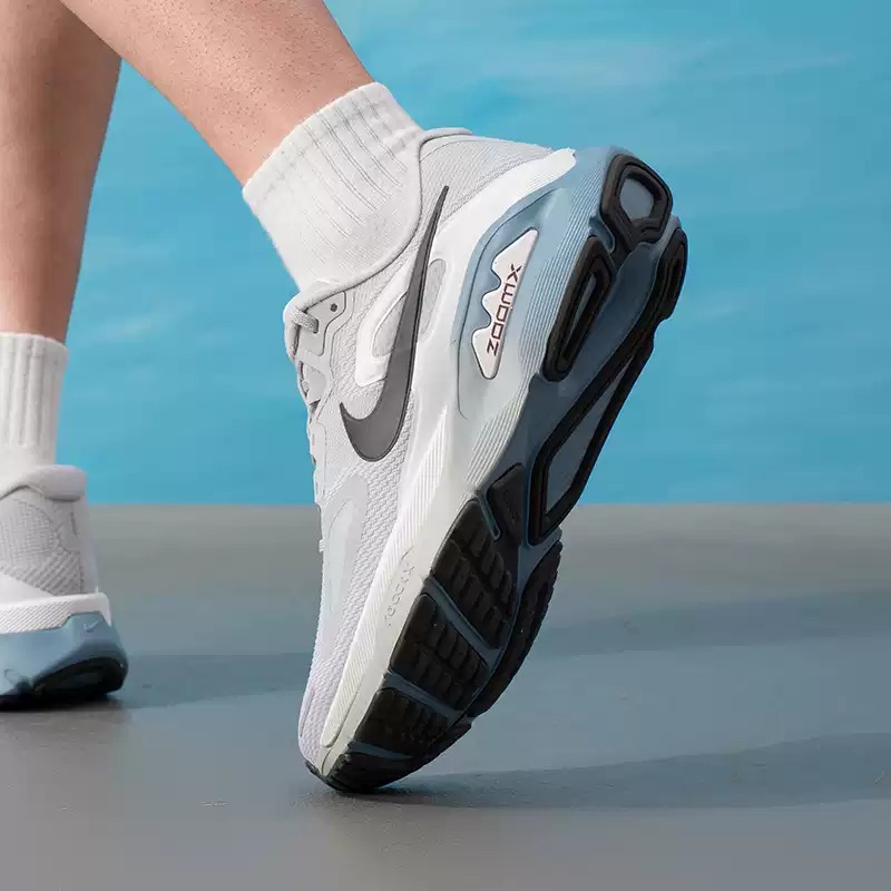 รองเท้าผู้ชาย Nike รุ่นดั้งเดิ - Lightweight Road Running Shoes บทวิจารณ์และราคา